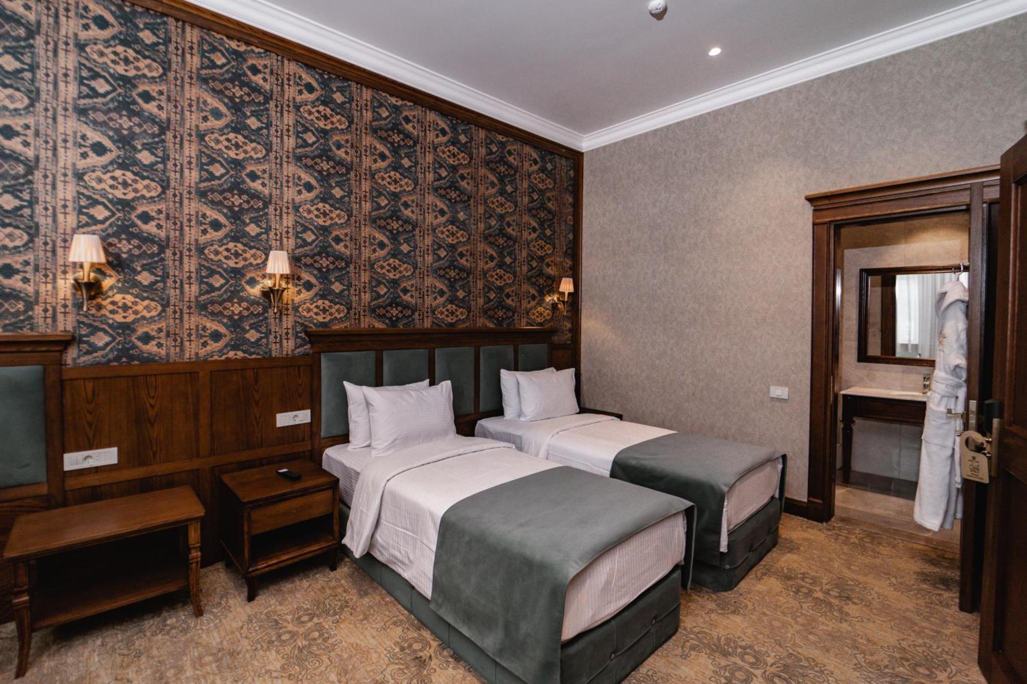 Midway Baku Hotel Exterior foto